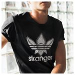 Stranger Things ihlette retro mintás póló streetwear stílusban