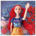 K-POP Demon Hunters éneklő baba – 30 cm, mozgatható végtagokkal, kiegészítőkkel