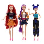 K-POP Demon Hunters éneklő baba – 30 cm, mozgatható végtagokkal, kiegészítőkkel