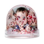 Egyedi fényképes fotógömb hógömb - piros szívekkel