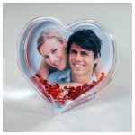 Egyedi fényképes szív alakú fotógömb - piros szívekkel