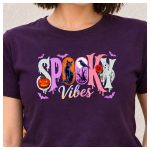 Spooky Vibes női Halloween póló – cicás, szellemes mintával