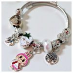 Labubu Charm Karkötő – Cuki Medálos Divatékszer