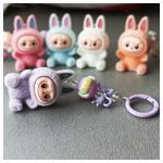 Labubu kulcstartó / táskadísz – vicces meglepetésfigura