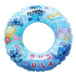 Óriás úszógumi stitch mintával medencébe