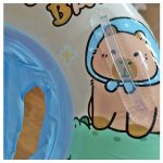 Capybara mintás beülős úszógumi gyerekeknek, párnázott üléssel, strandoláshoz