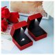  Elegáns LED-es ékszerdoboz – prémium minőség, piros / fekete bársony béléssel