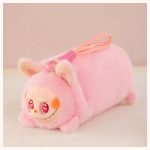 Labubu plüss tolltartó több színben – puha és aranyos iskolai kiegészítő