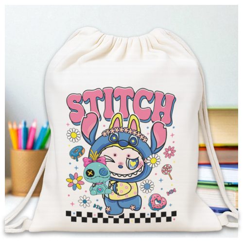 Egyedi tornazsák Stitch jelmezbe bújt Labubu mintával